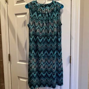 New Directions women’s sleeveless, medium dress.